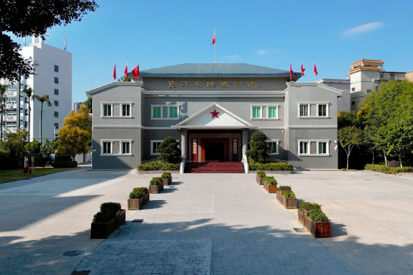 铭记历史 缅怀先烈丨红旗漫卷大鹏湾