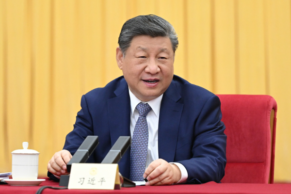 习近平：坚定不移走中国特色卫生与健康发展道路 推动“十五五”时期健康中国建设取得决定性进展 王沪宁蔡奇参加看望和讨论